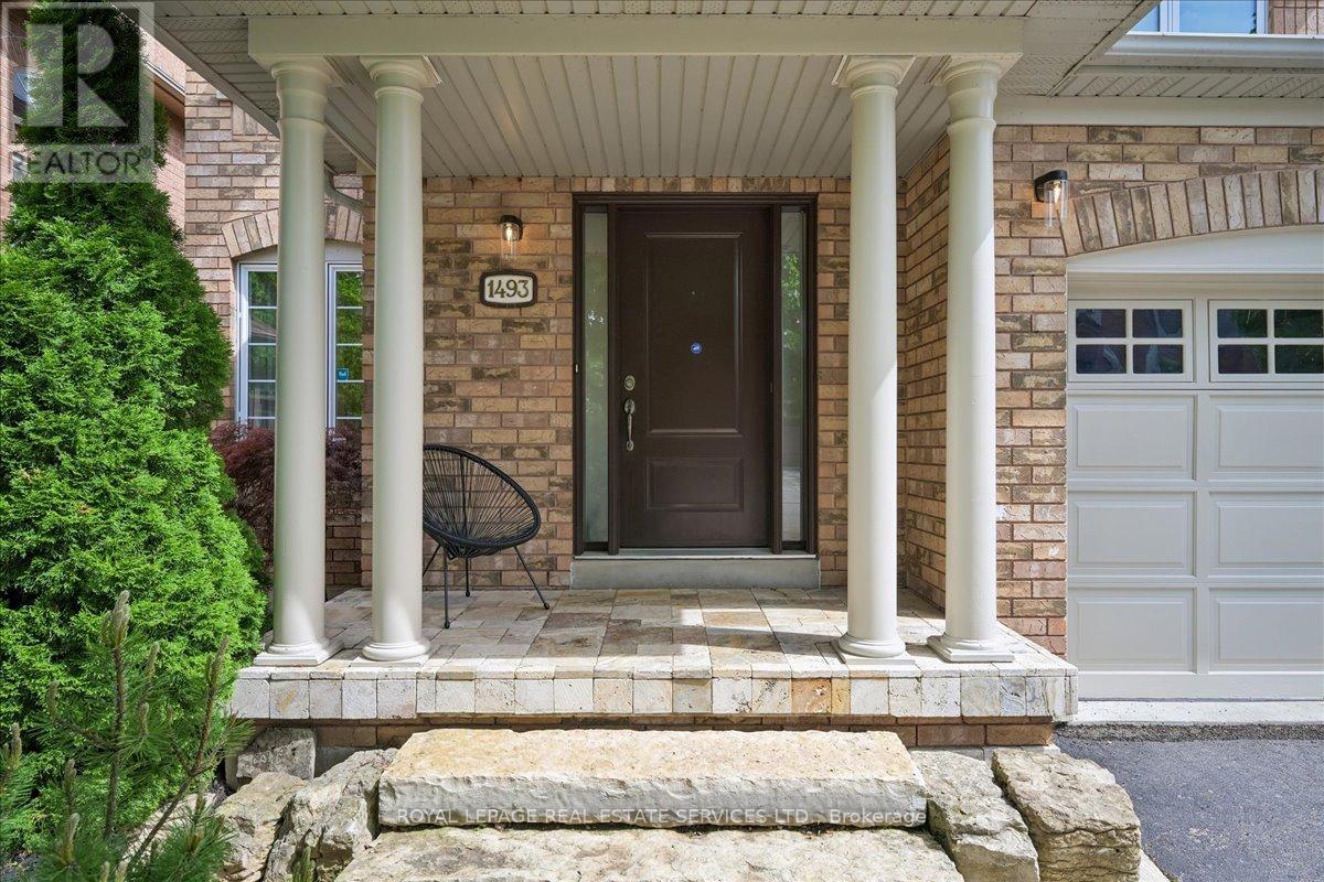1493 Derby County Crescent, Oakville, Ontario  L6M 4N9 - Photo 3 - W13162050