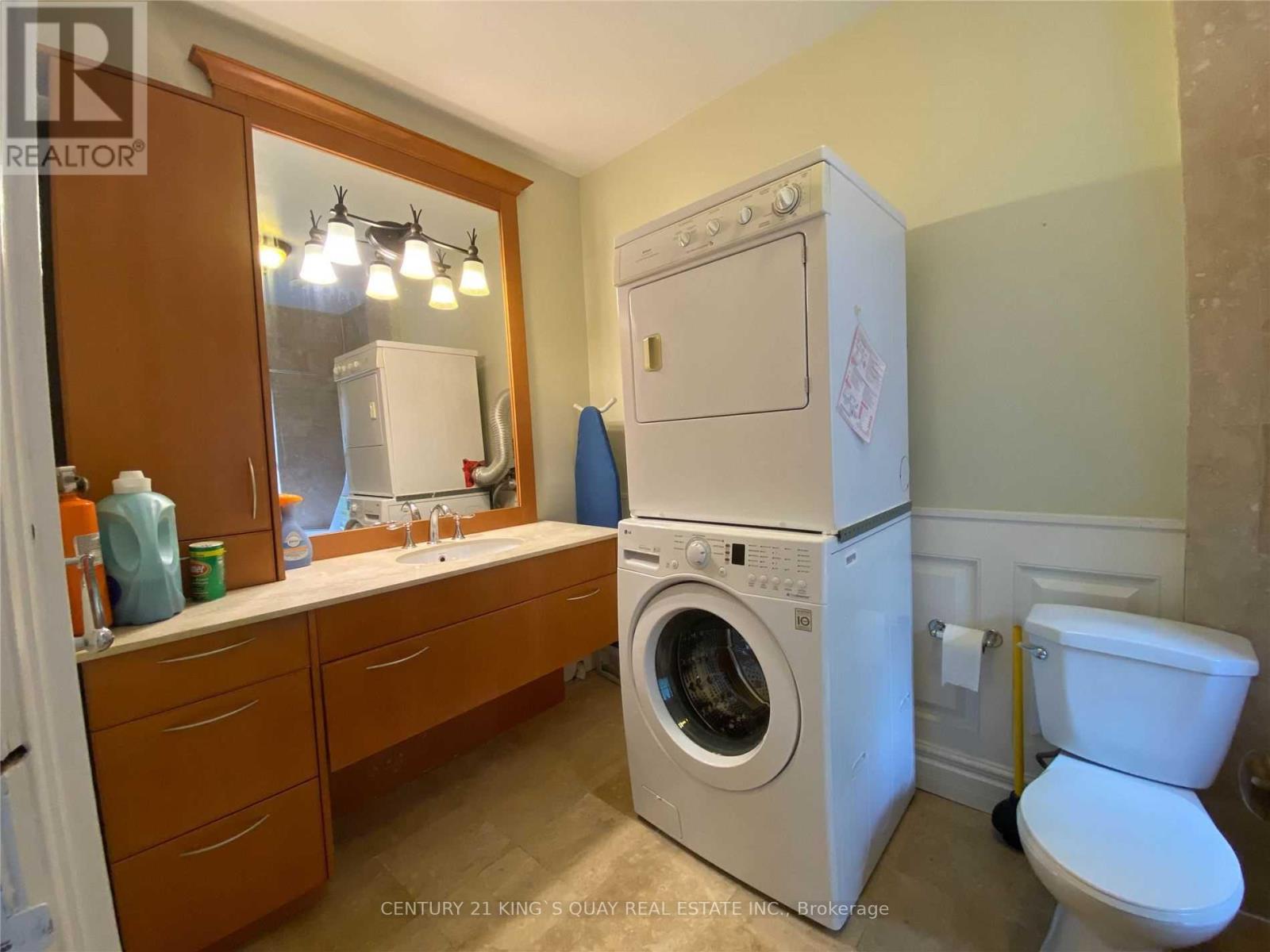 2nd Flr - 154 Sorauren Avenue, Toronto, Ontario  M6R 2E5 - Photo 12 - W13162058