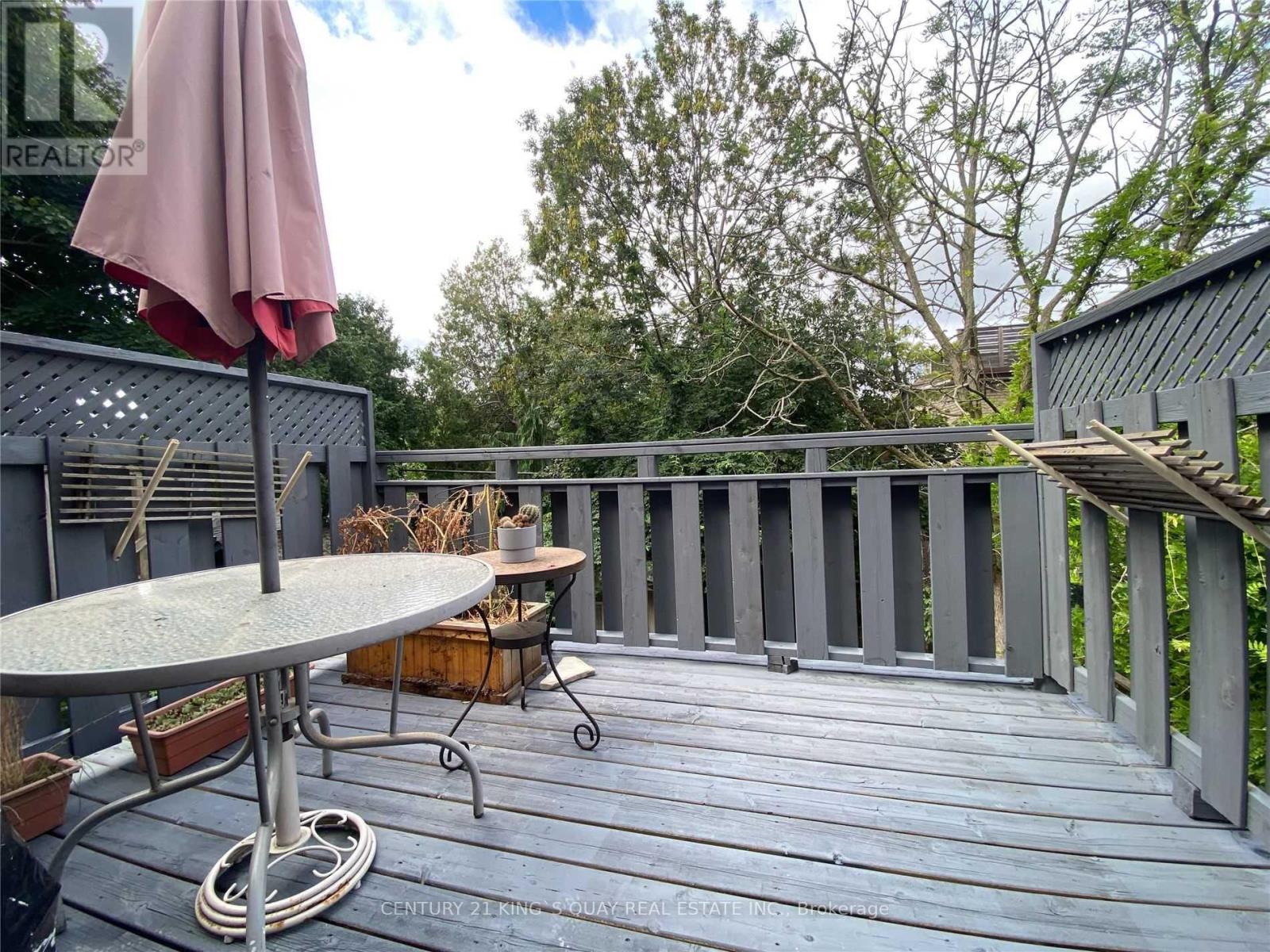 2nd Flr - 154 Sorauren Avenue, Toronto, Ontario  M6R 2E5 - Photo 15 - W13162058