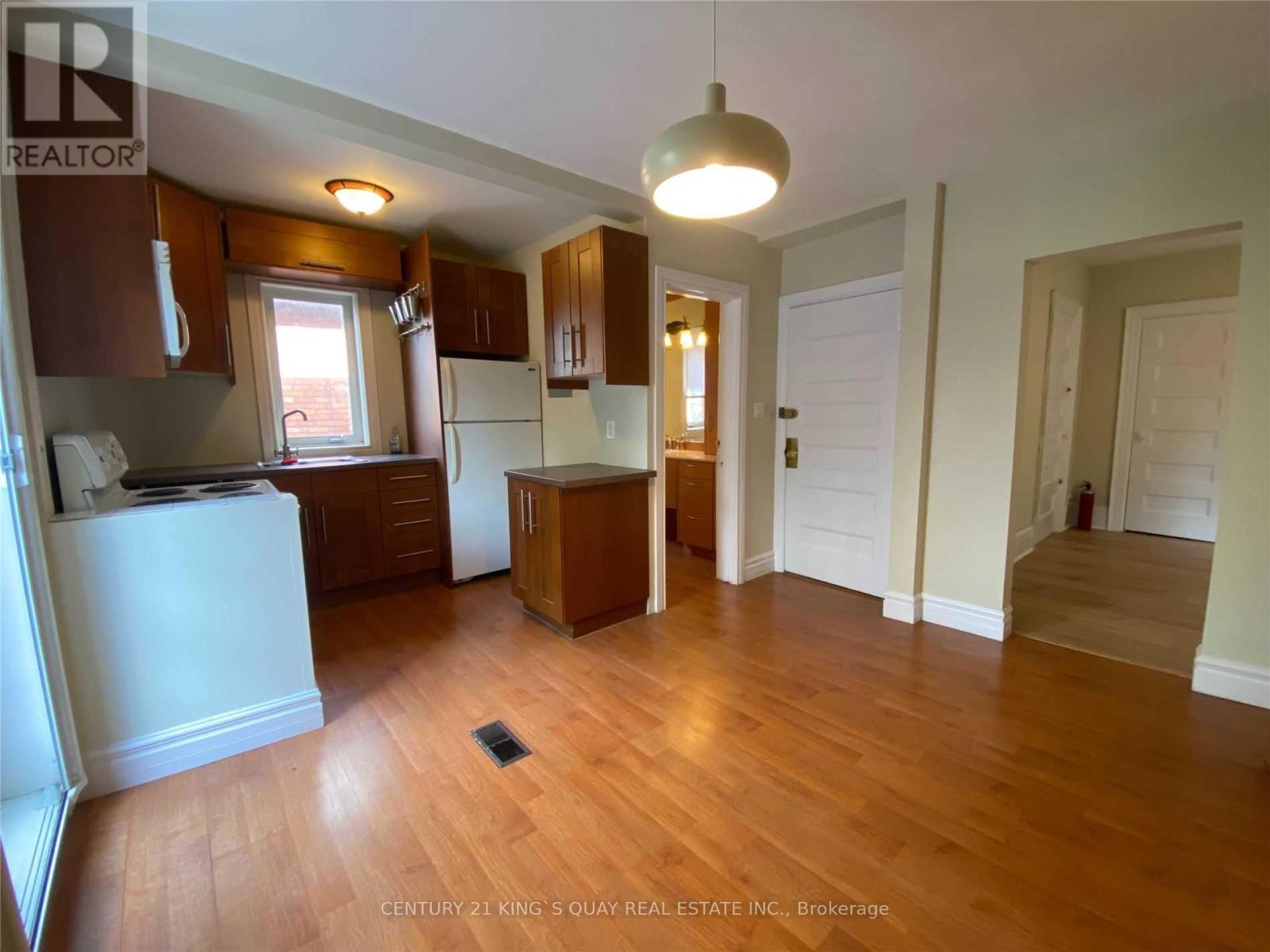 2nd Flr - 154 Sorauren Avenue, Toronto, Ontario  M6R 2E5 - Photo 4 - W13162058