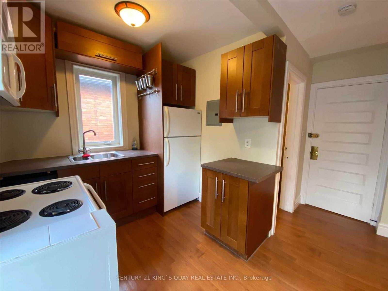 2nd Flr - 154 Sorauren Avenue, Toronto, Ontario  M6R 2E5 - Photo 5 - W13162058