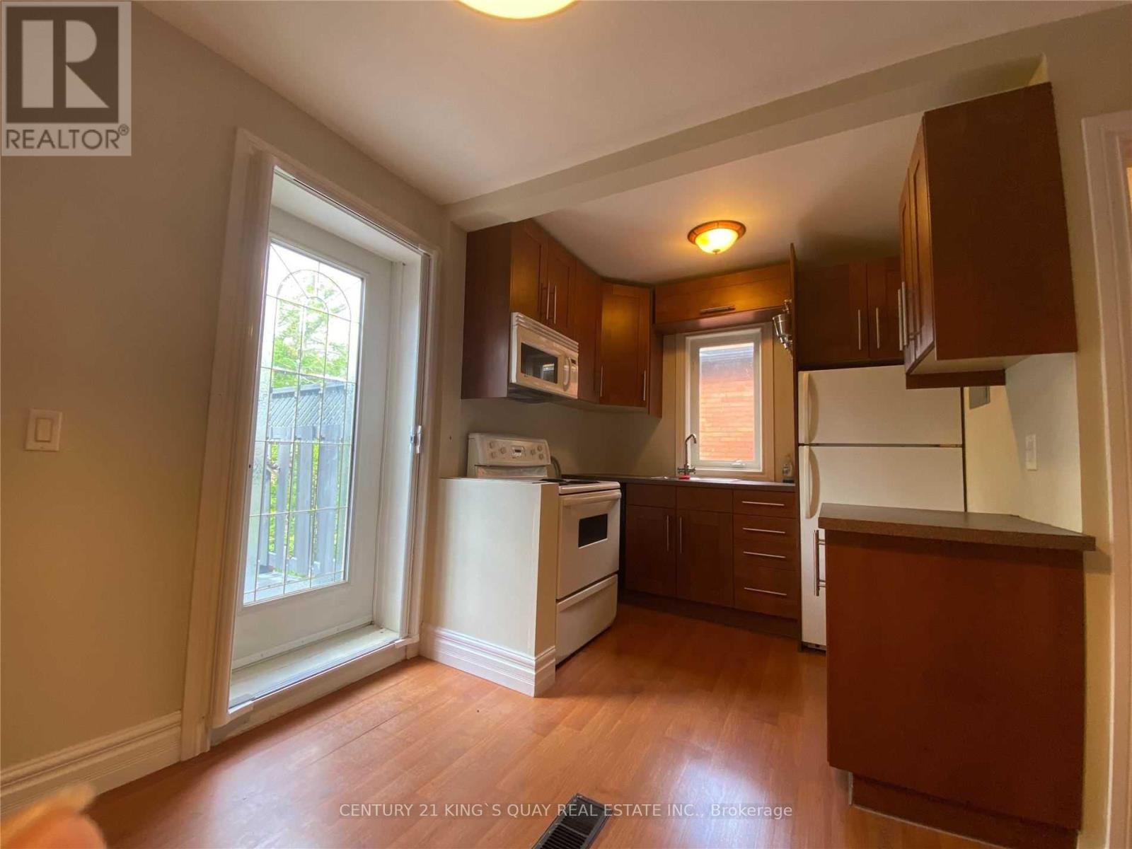 2nd Flr - 154 Sorauren Avenue, Toronto, Ontario  M6R 2E5 - Photo 6 - W13162058