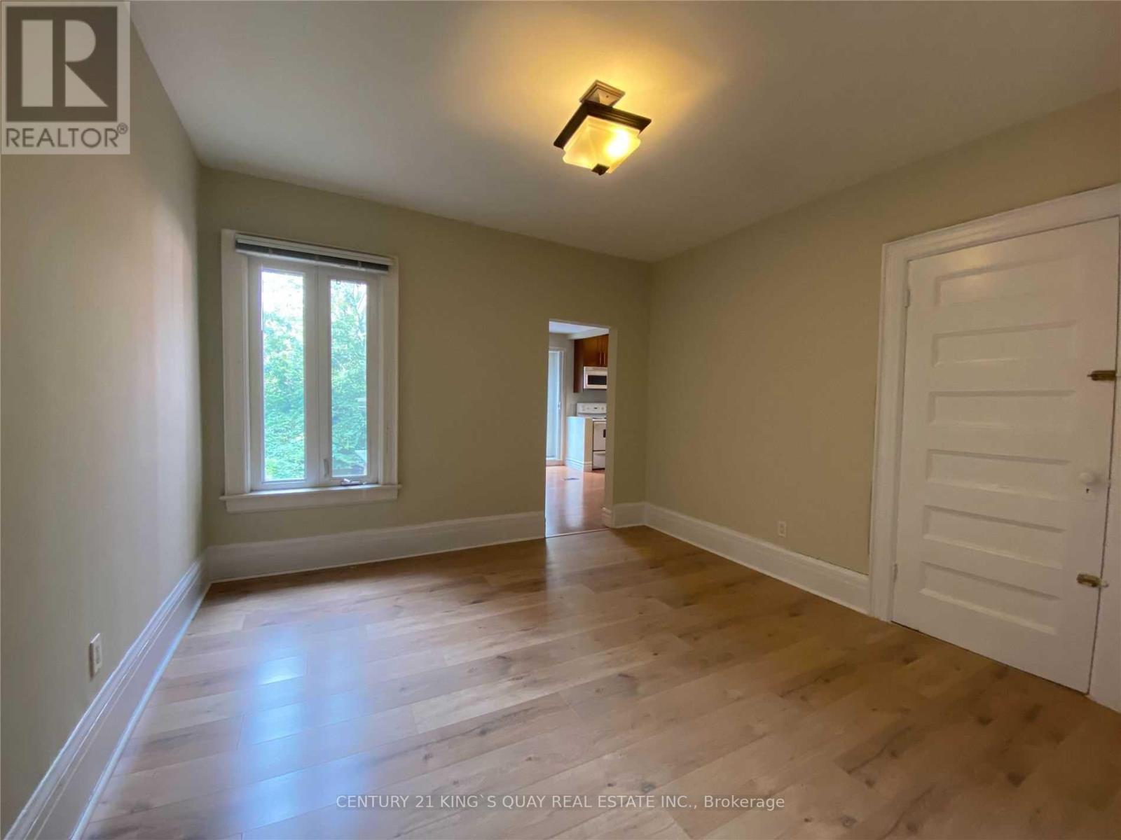 2nd Flr - 154 Sorauren Avenue, Toronto, Ontario  M6R 2E5 - Photo 7 - W13162058