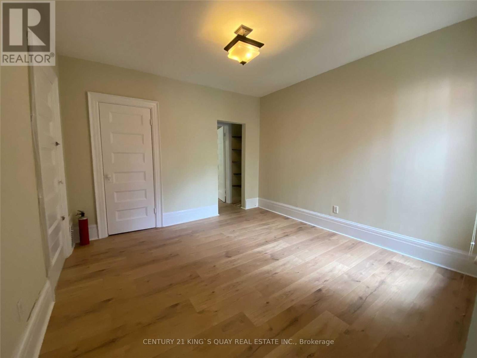 2nd Flr - 154 Sorauren Avenue, Toronto, Ontario  M6R 2E5 - Photo 8 - W13162058