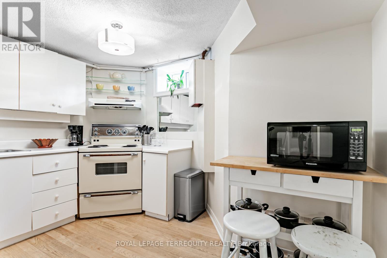 Bsmt - 74 Pine Crest Road, Toronto, Ontario  M6P 3G5 - Photo 11 - W13162086