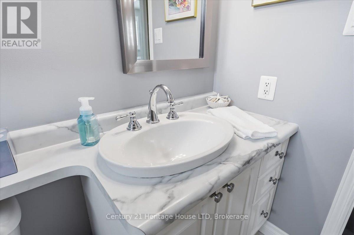 11 Robert Street, Welland (Lincoln/crowland), Ontario  L3B 5T8 - Photo 19 - X13162190
