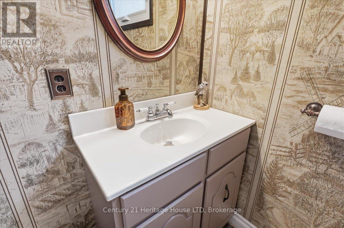 11 Robert Street, Welland (Lincoln/crowland), Ontario  L3B 5T8 - Photo 28 - X13162190
