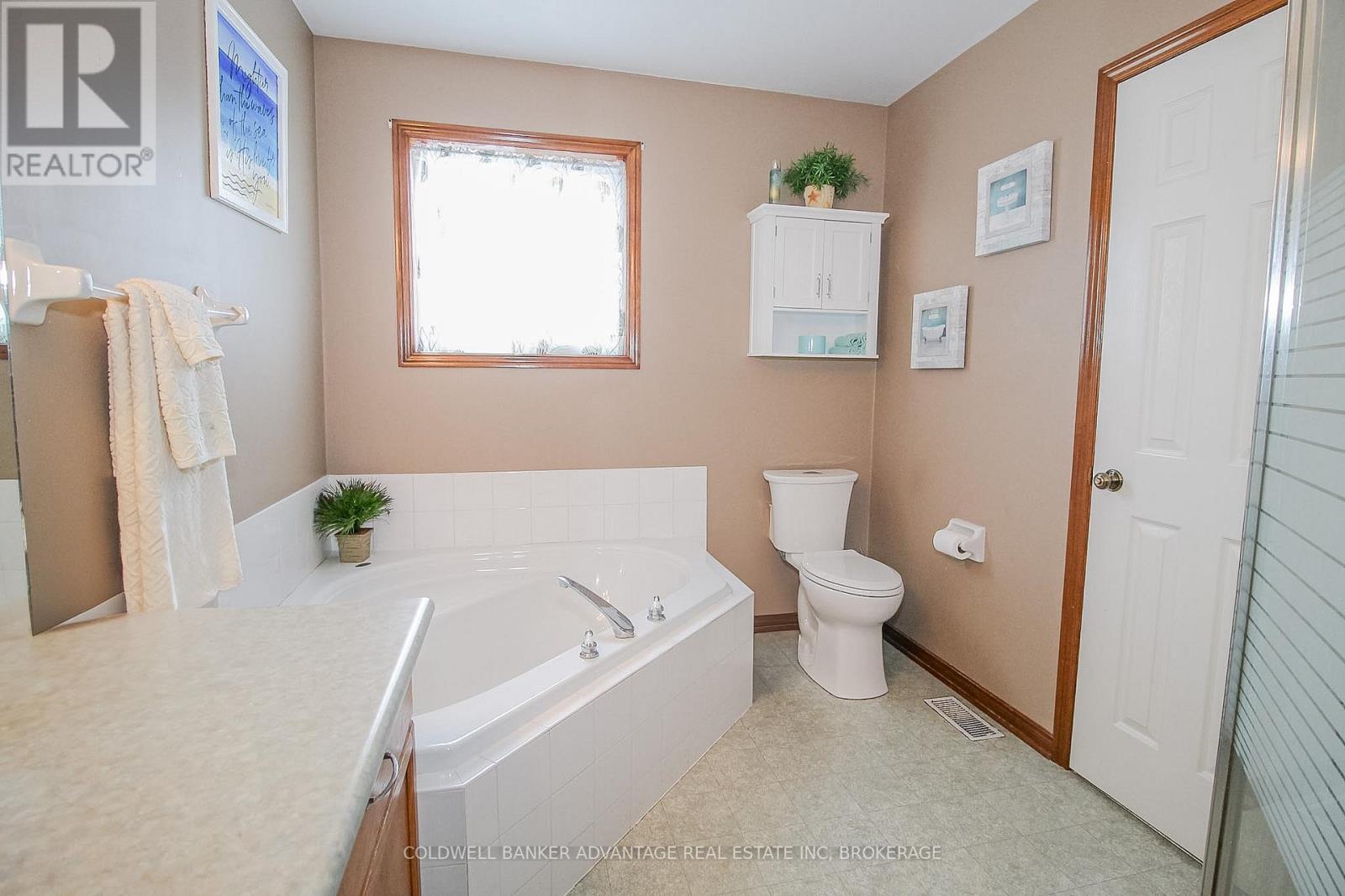 19 Windle Village Crescent, Thorold (Allanburg/thorold South), Ontario L2V 4Z6 - Photo 16 - X13162292