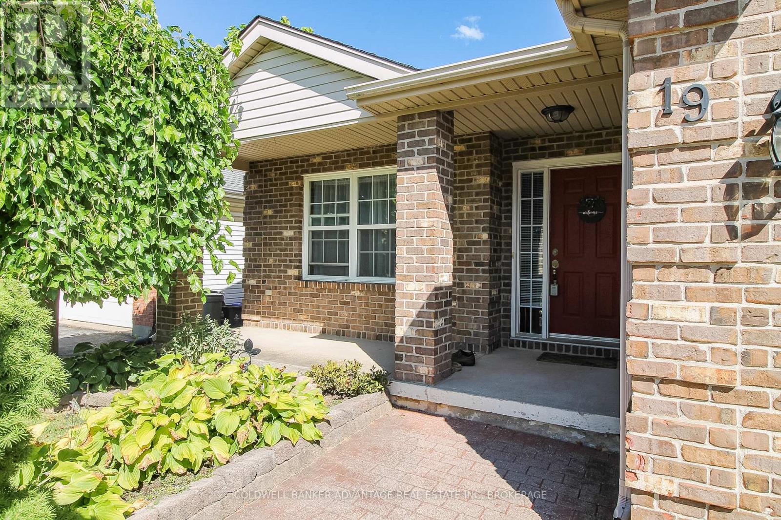 19 Windle Village Crescent, Thorold (Allanburg/thorold South), Ontario L2V 4Z6 - Photo 4 - X13162292