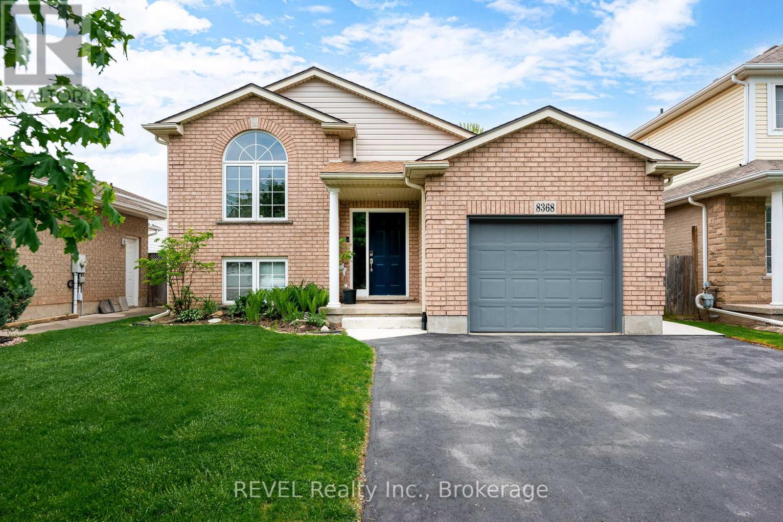8368 Racey Avenue, Niagara Falls, Ontario  L2H 3M7 - Photo 2 - X13162326