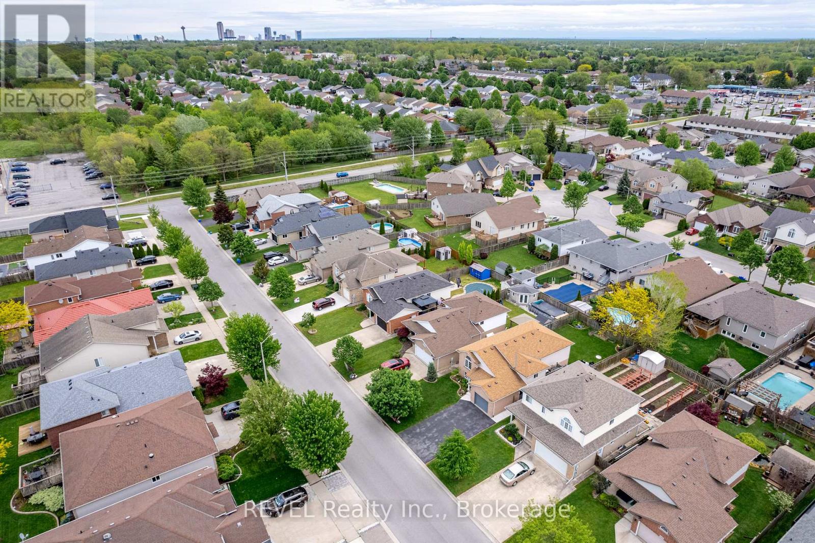 8368 Racey Avenue, Niagara Falls, Ontario  L2H 3M7 - Photo 34 - X13162326