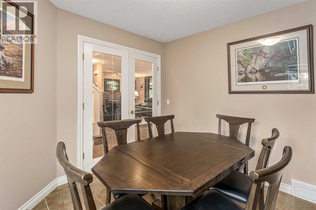 1733 Evergreen Drive SW, Calgary, Alberta  T2Y 3T8 - Photo 12 - A2312993