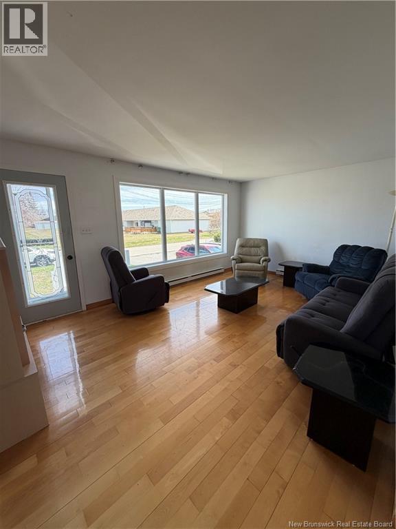 18 Jeux De Lacadie Street, Lamèque, New Brunswick  E8T 1M3 - Photo 12 - NB136464