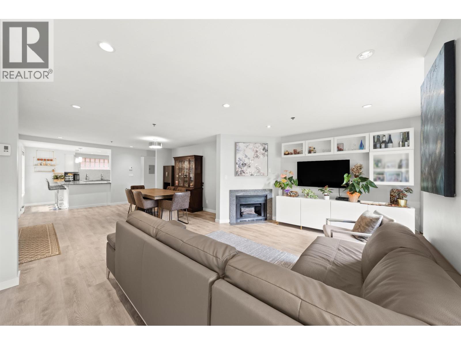 601 W 16TH AVENUE, Vancouver, British Columbia