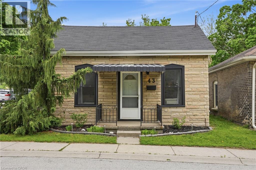 43 Alonzo Street, Brantford, Ontario  N3R 1A1 - Photo 1 - 40832674