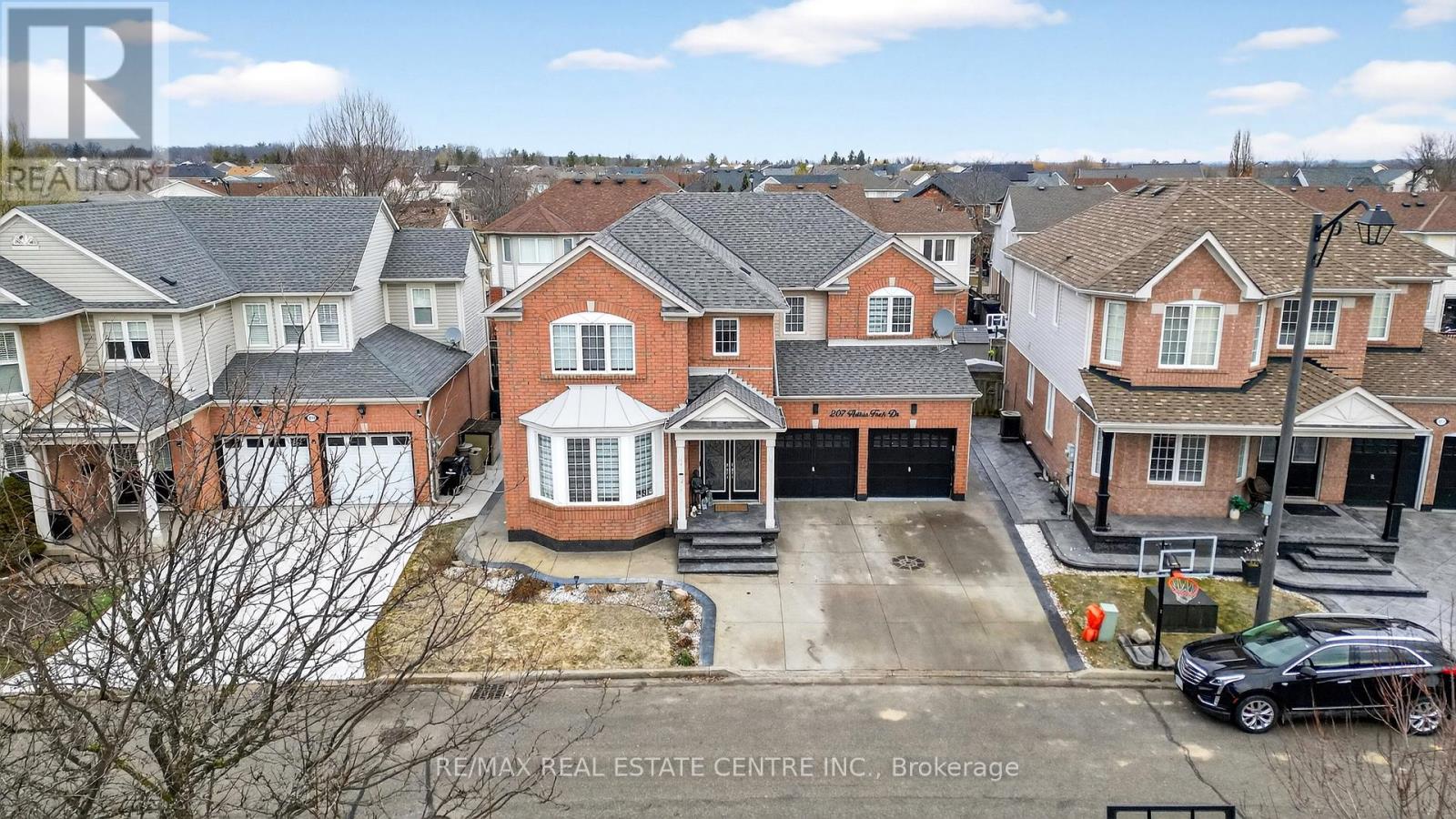 207 ARTHUR FACH DRIVE, Cambridge, Ontario