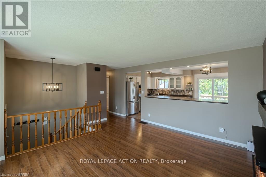 26 Centennial Drive, Brantford, Ontario  N3R 5X7 - Photo 10 - X13162008