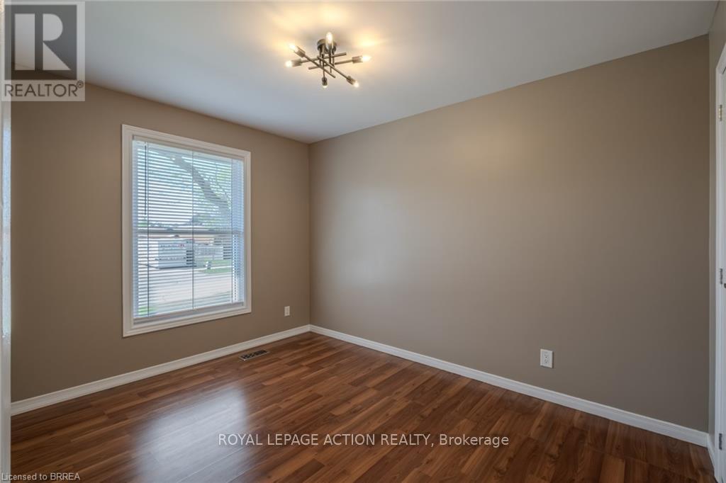 26 Centennial Drive, Brantford, Ontario  N3R 5X7 - Photo 22 - X13162008
