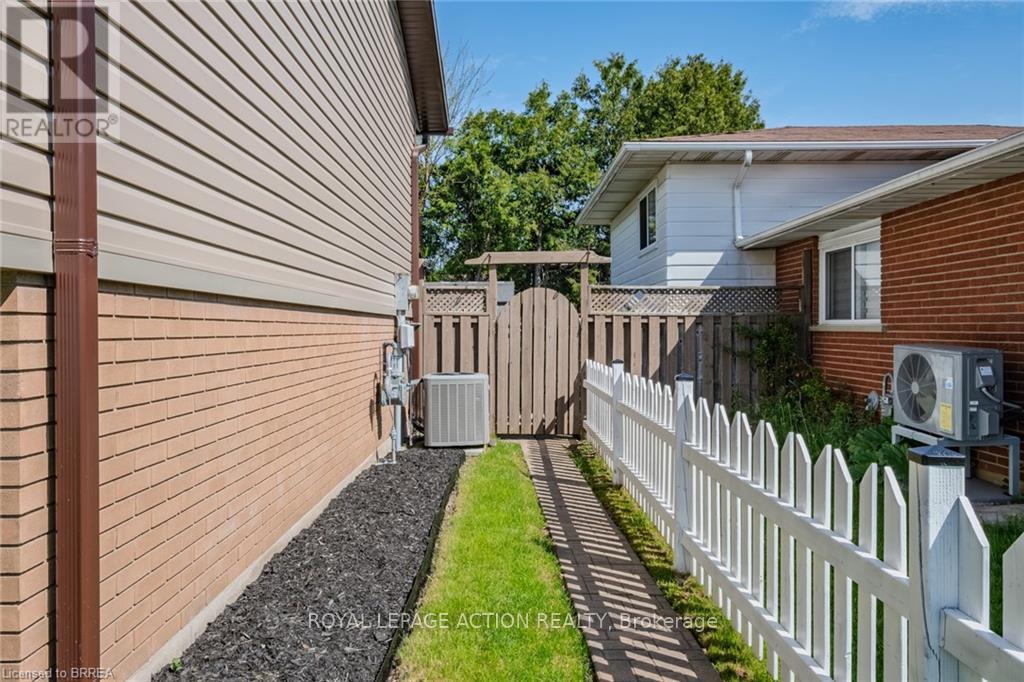 26 Centennial Drive, Brantford, Ontario  N3R 5X7 - Photo 37 - X13162008