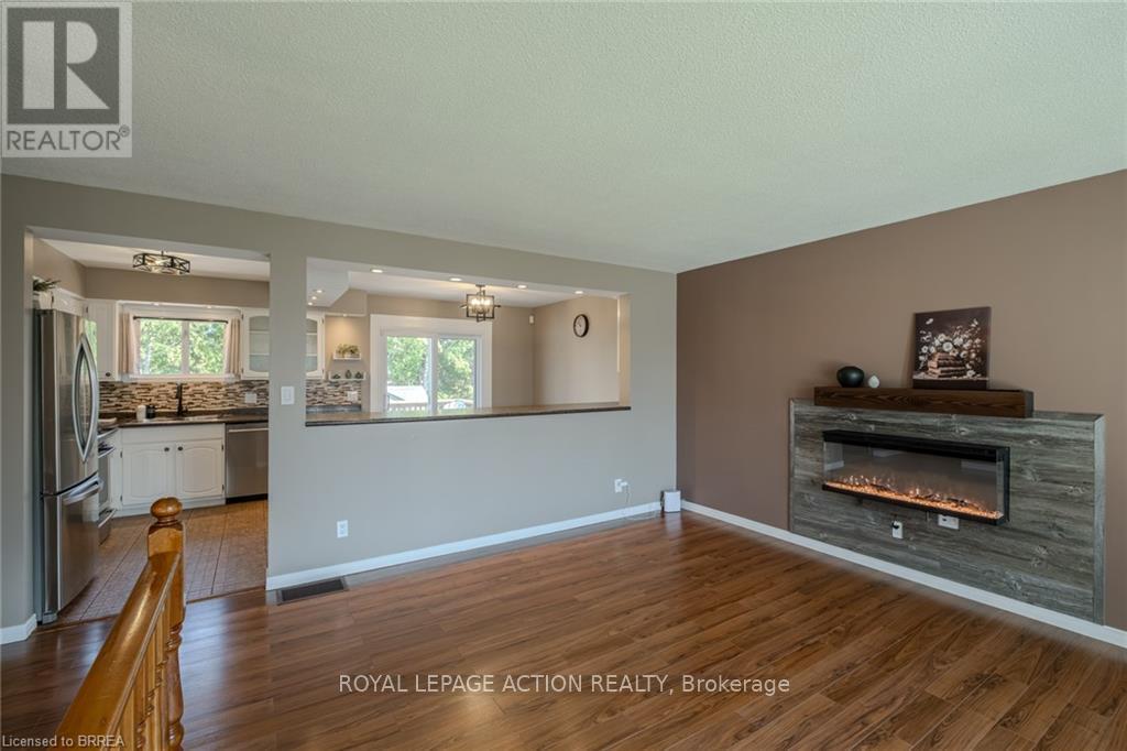 26 Centennial Drive, Brantford, Ontario  N3R 5X7 - Photo 9 - X13162008
