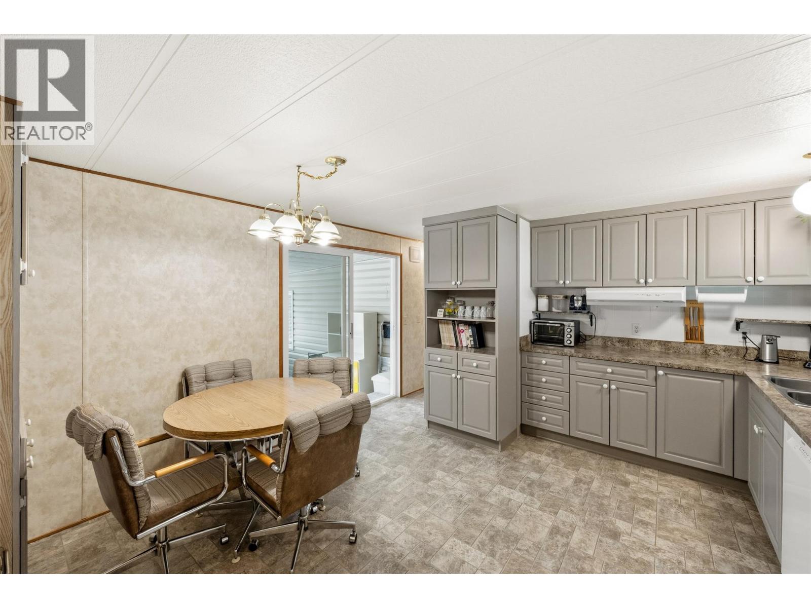 2144 Hwy 3 Highway, Cawston, British Columbia  V0X 1C2 - Photo 14 - 10388267