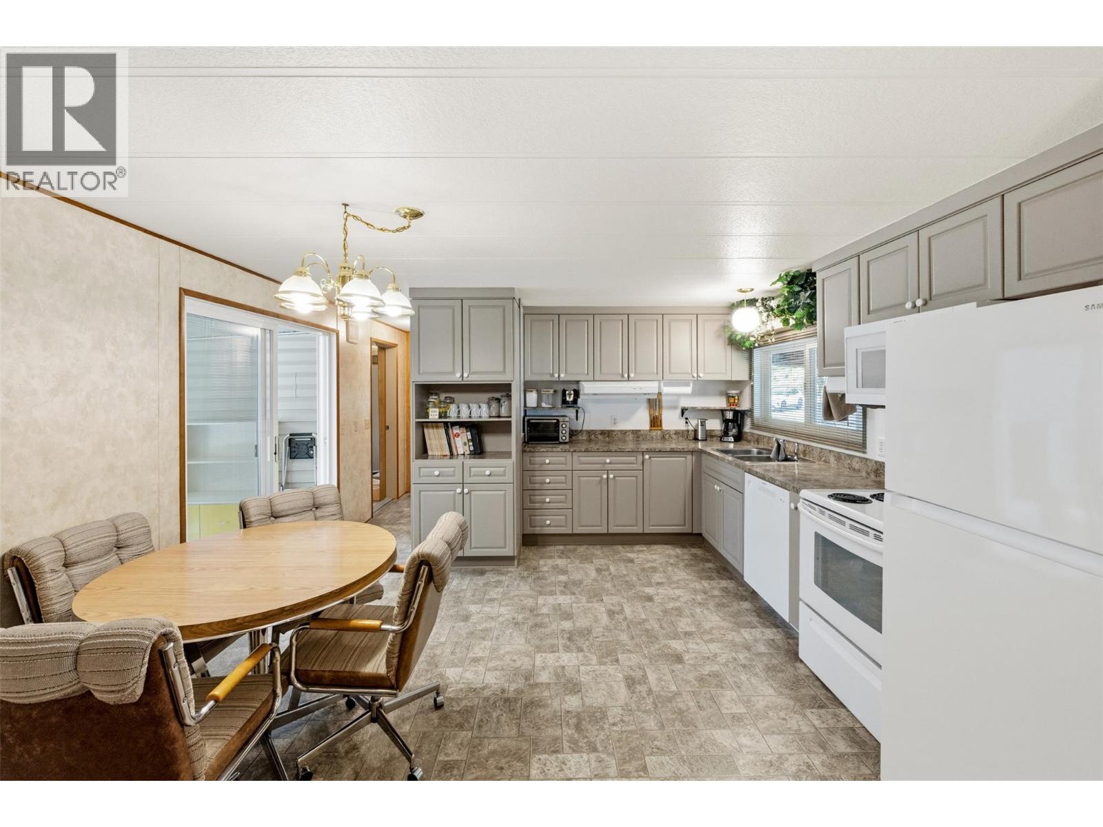 2144 Hwy 3 Highway, Cawston, British Columbia  V0X 1C2 - Photo 12 - 10388267