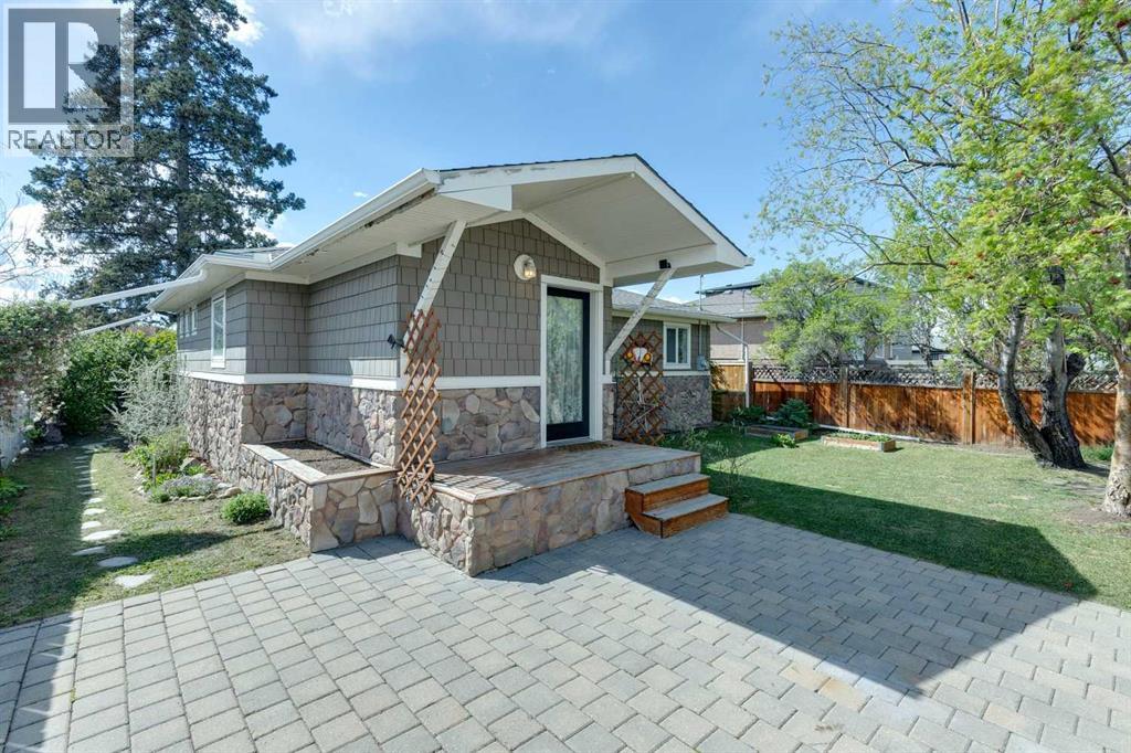 3912 77 Street NW, Calgary, Alberta  T3B 2N5 - Photo 5 - A2313020