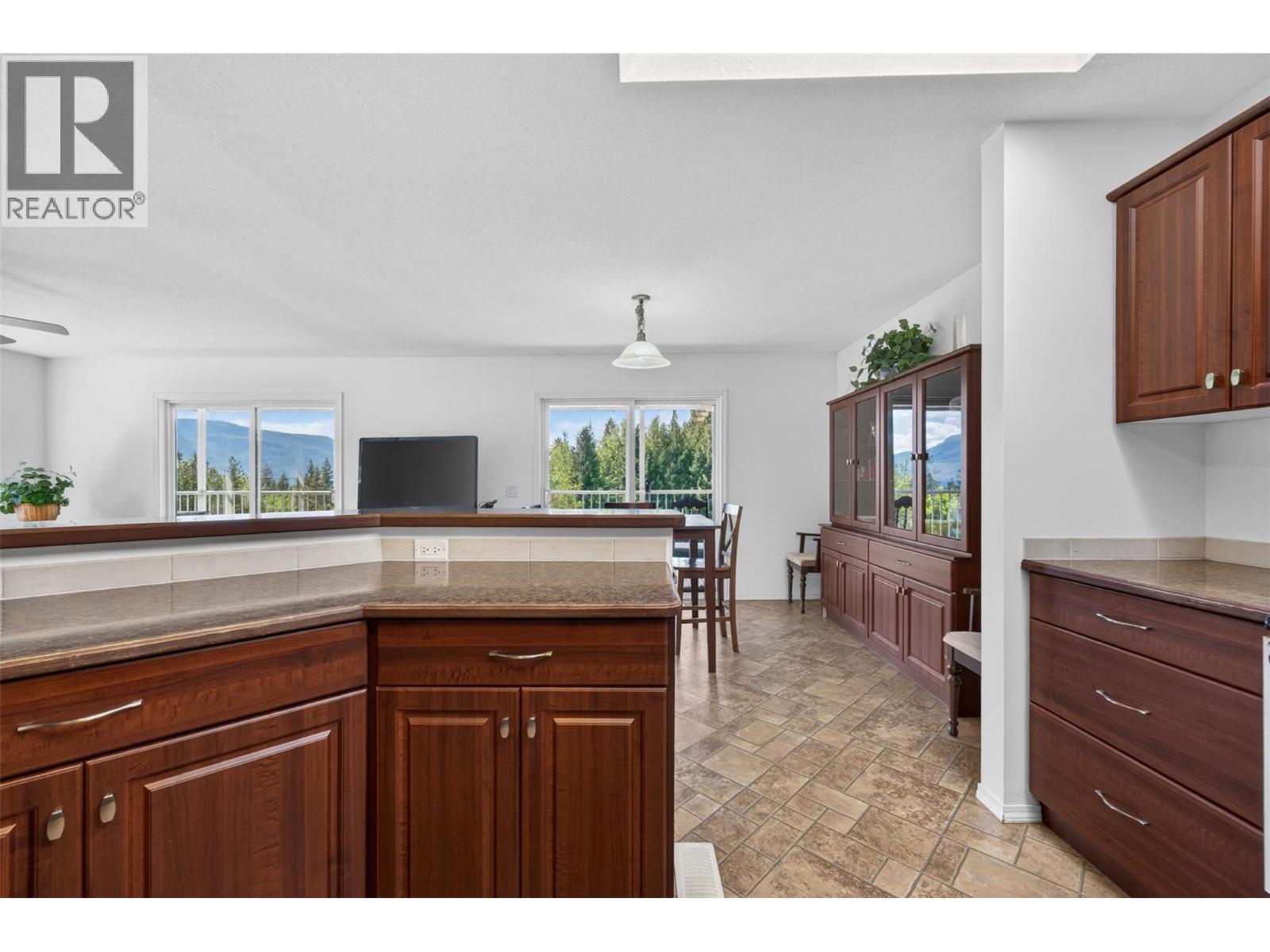 31 Violet Road, Grindrod, British Columbia  V0E 1Y0 - Photo 11 - 10388469