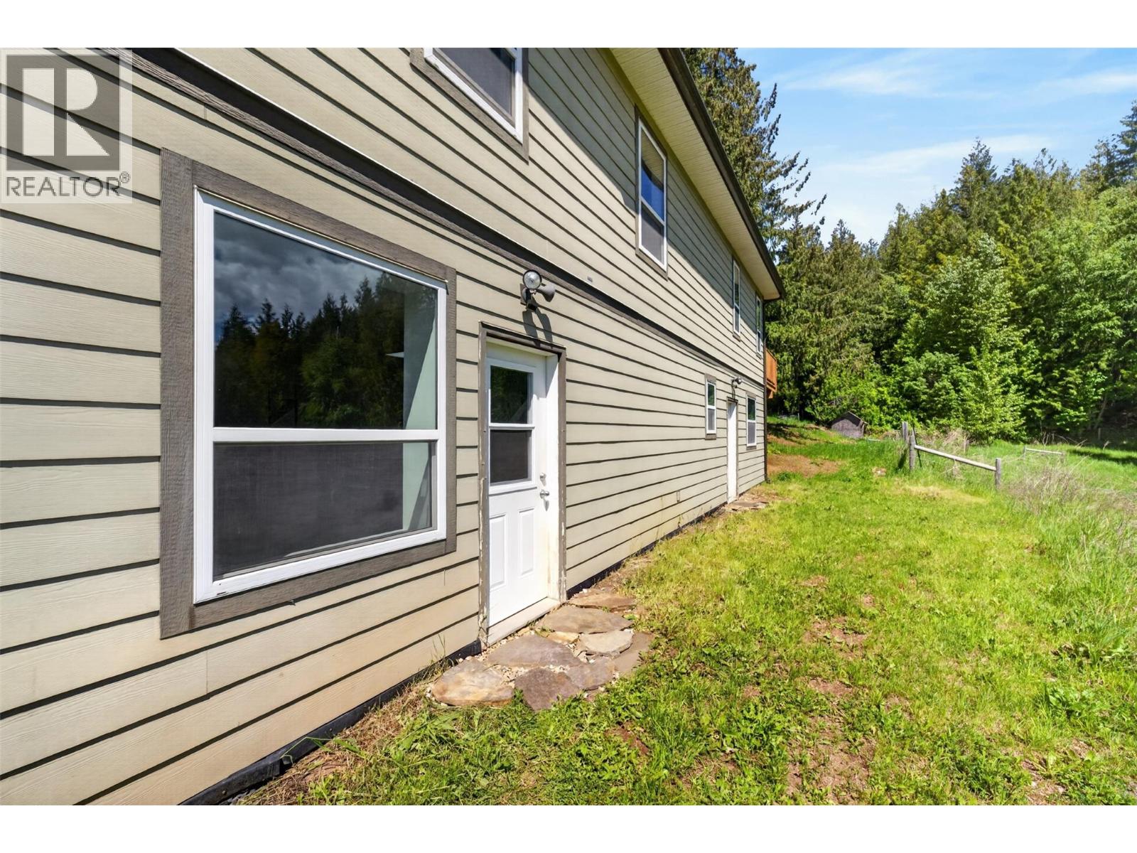 31 Violet Road, Grindrod, British Columbia  V0E 1Y0 - Photo 59 - 10388469