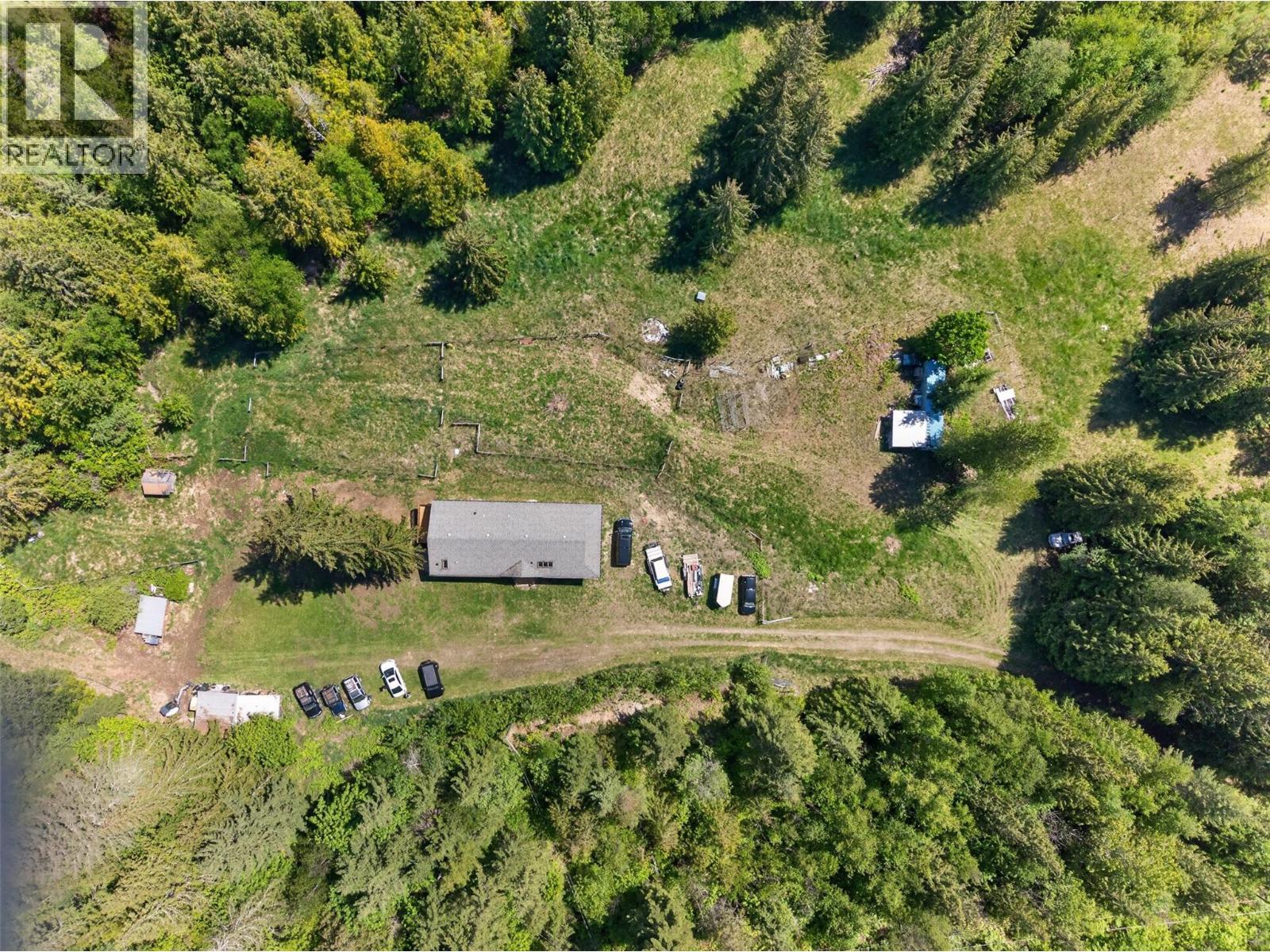 31 Violet Road, Grindrod, British Columbia  V0E 1Y0 - Photo 5 - 10388469