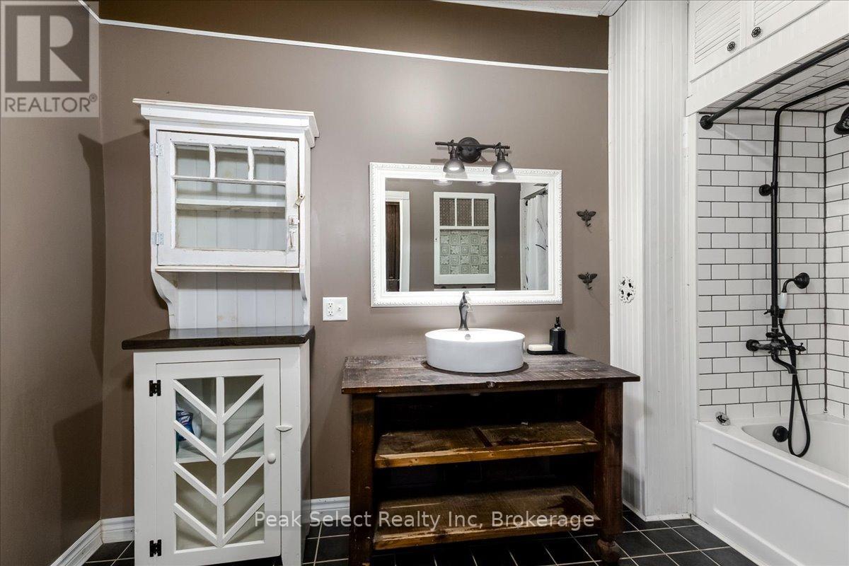 241 King Street, Lucan Biddulph (Granton), Ontario  N0M 1V0 - Photo 21 - X13162256
