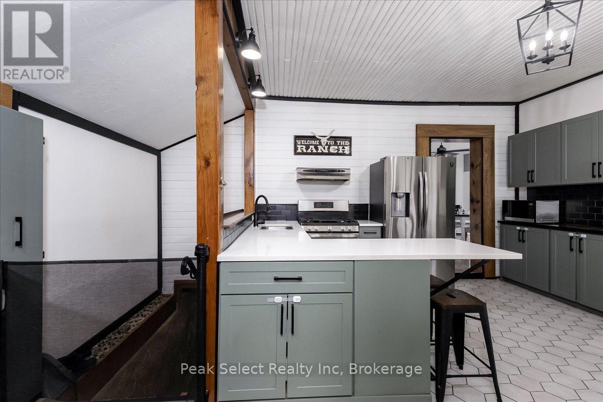 241 King Street, Lucan Biddulph (Granton), Ontario  N0M 1V0 - Photo 8 - X13162256