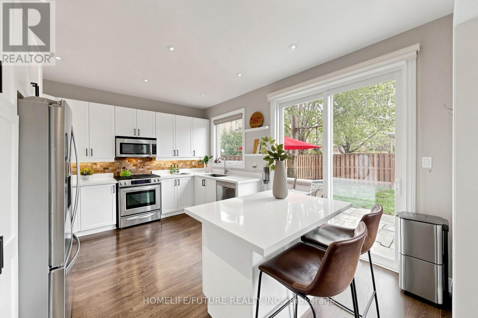 2440 Hollybrook Drive, Oakville, Ontario  L6M 4S8 - Photo 17 - W13156334