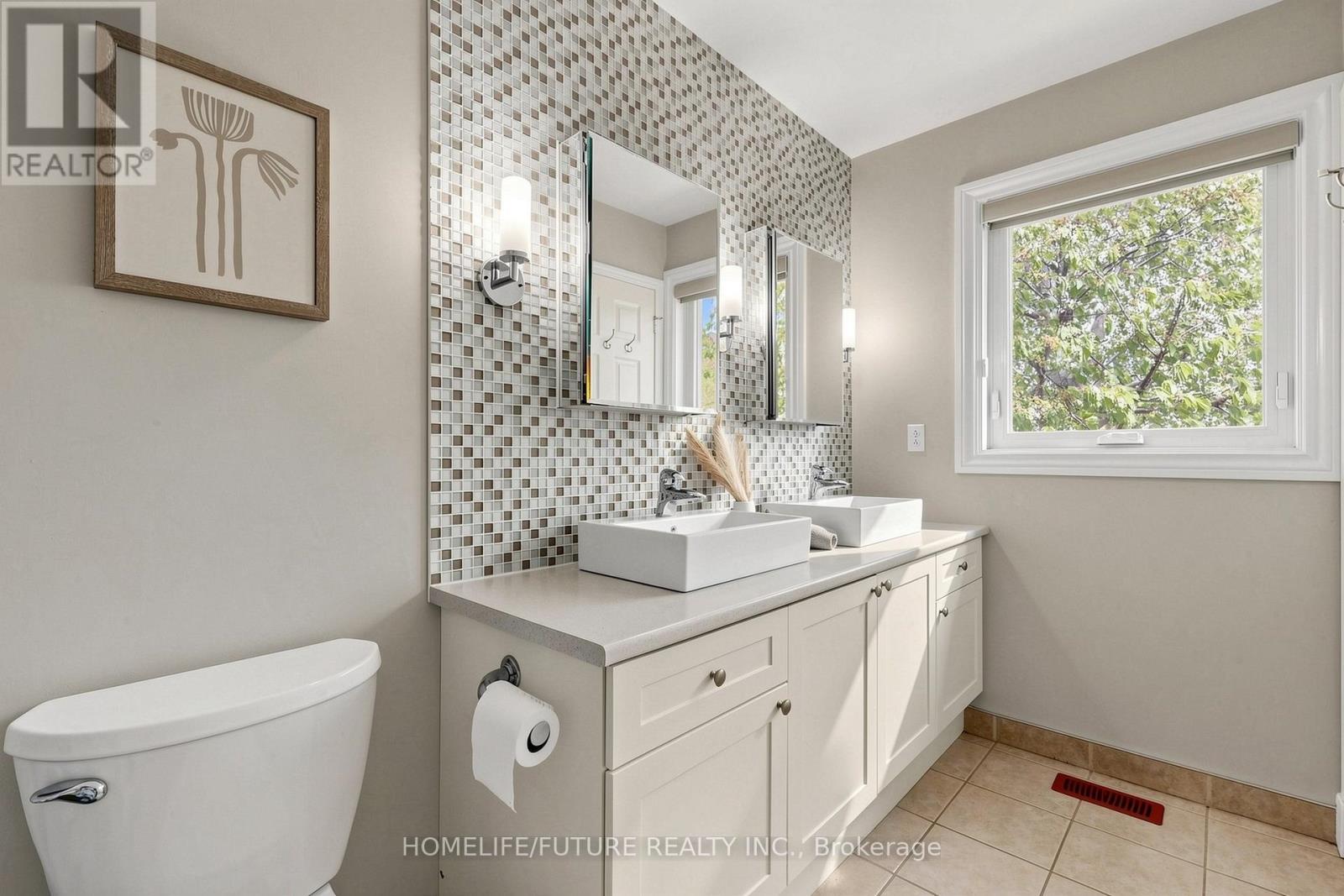 2440 Hollybrook Drive, Oakville, Ontario  L6M 4S8 - Photo 29 - W13156334