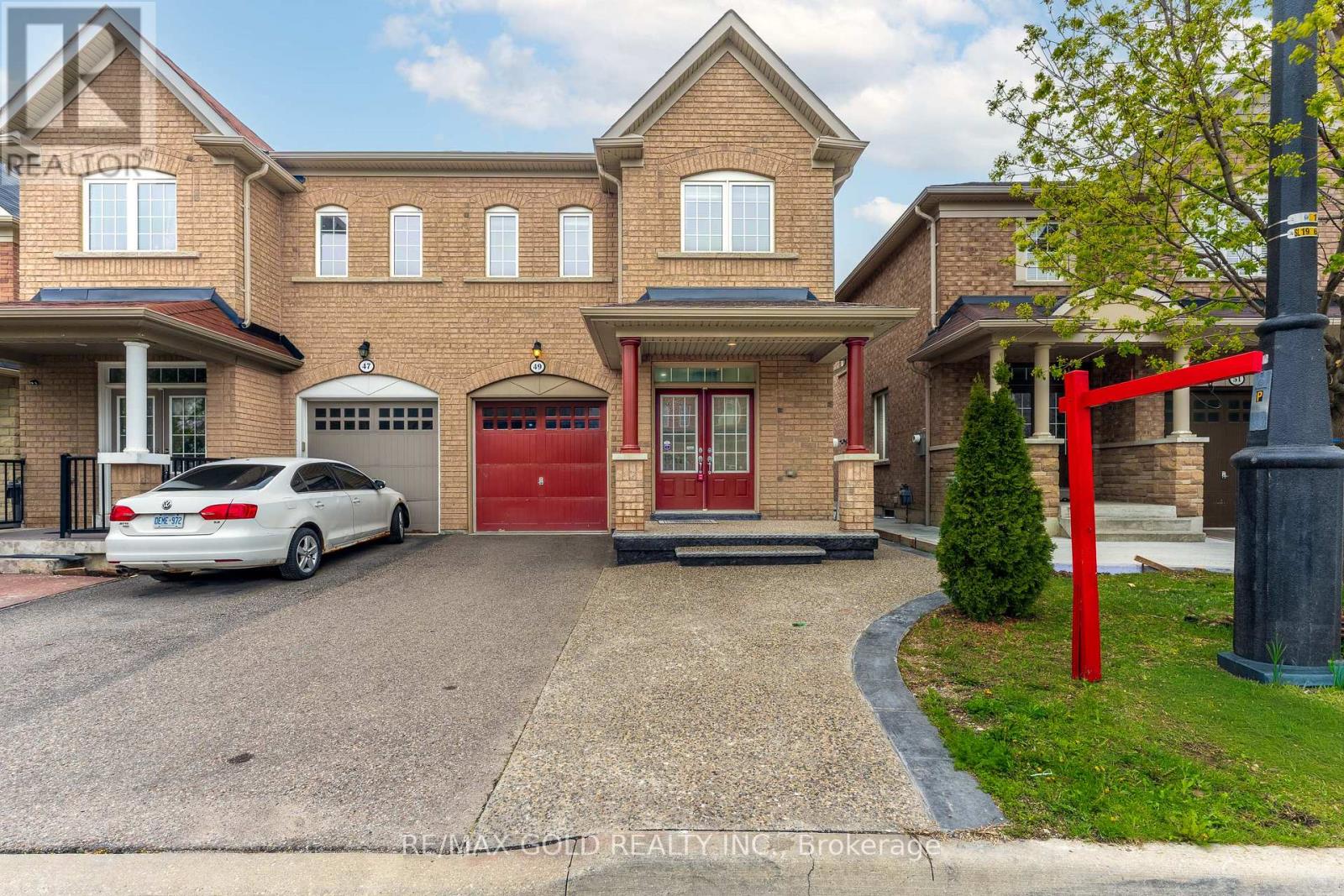 49 PENTONVILLE ROAD, Brampton, Ontario