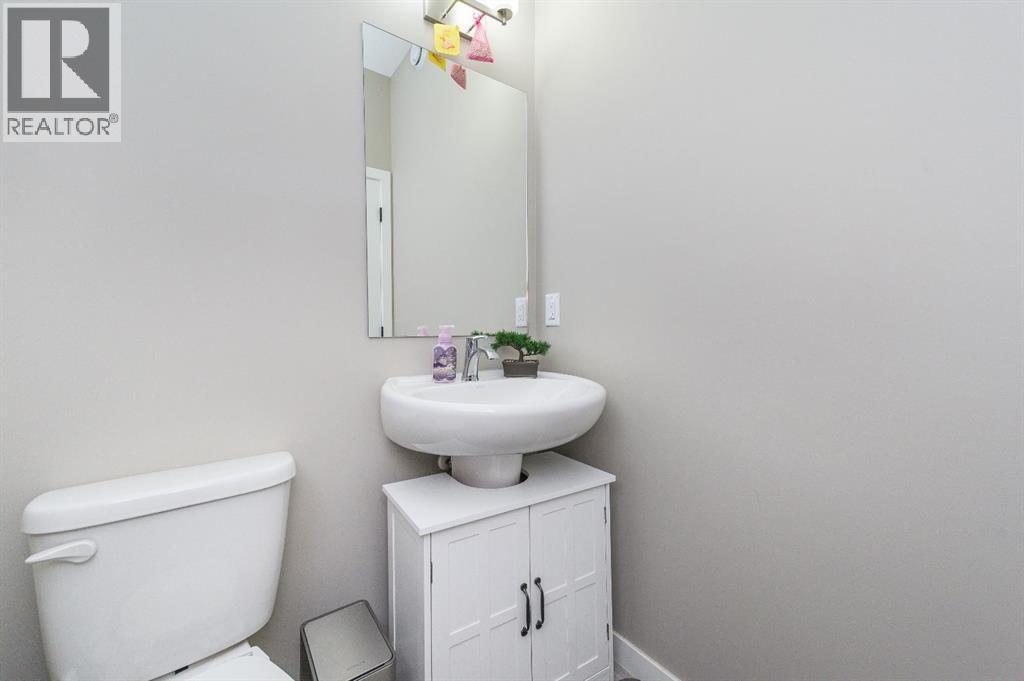 2049 Cobblespring Avenue SW, Airdrie, Alberta  T4B 5M1 - Photo 7 - A2291494