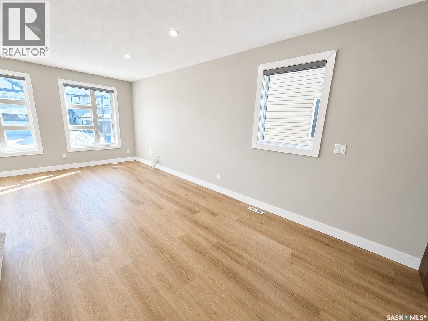 3326 Green Turtle Road, Regina, Saskatchewan S4V 3N6 - Photo 2 - SK031619
