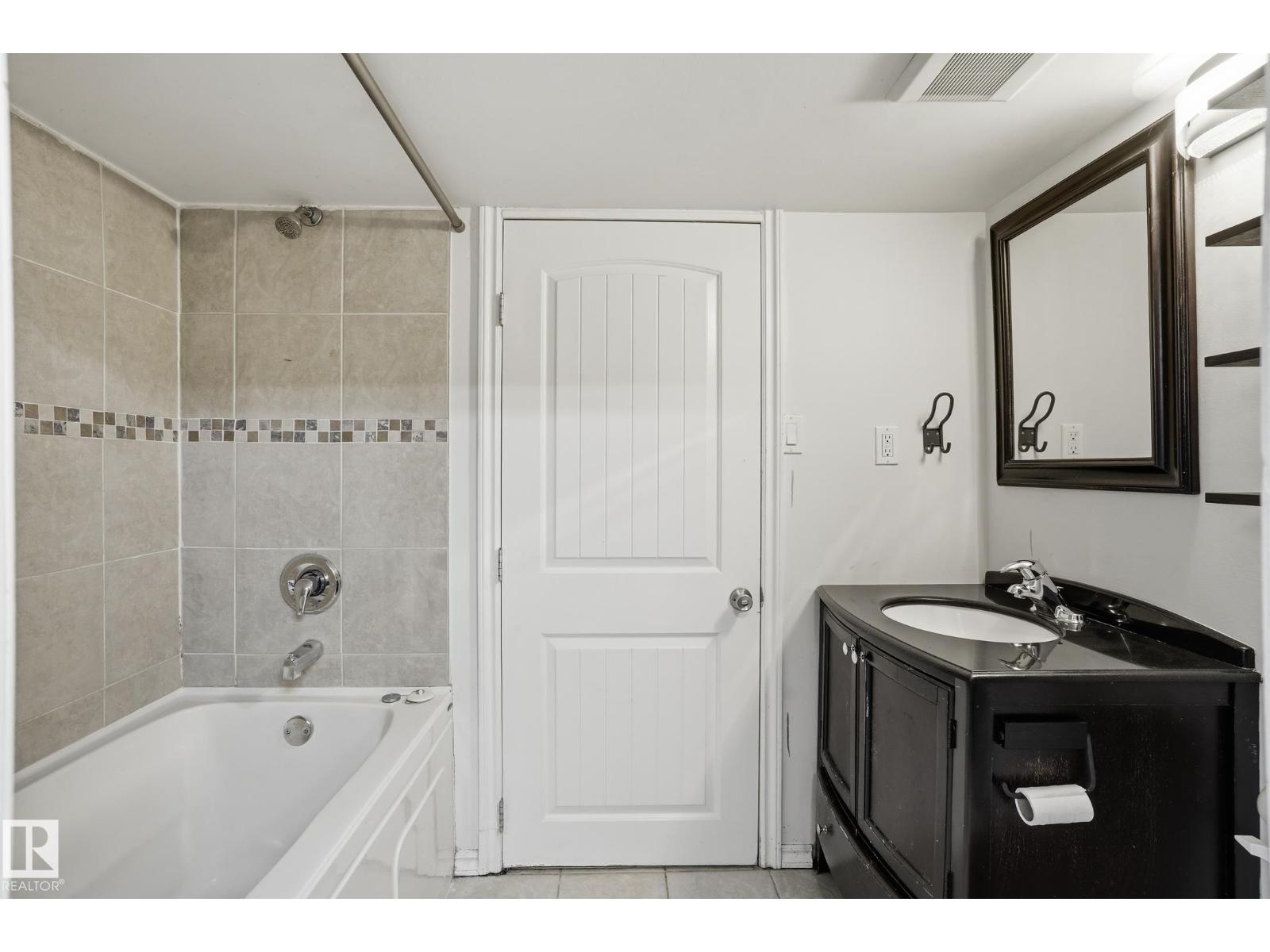 8103 75 Av Nw, Edmonton, Alberta  T6C 0G5 - Photo 13 - E4489367