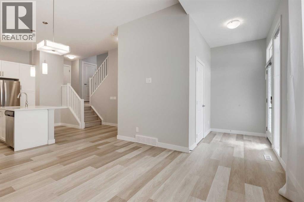 212 Crestbrook Common SW, Calgary, Alberta  T3B 6L1 - Photo 6 - A2308677