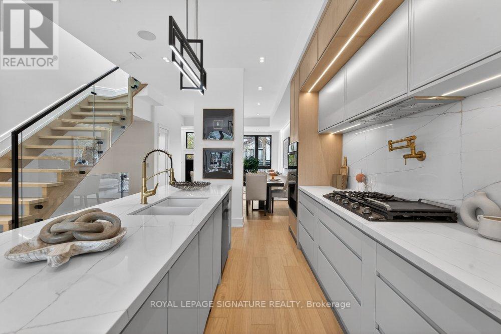 53 Lesmount Avenue, Toronto, Ontario  M4J 3V7 - Photo 13 - E13162238