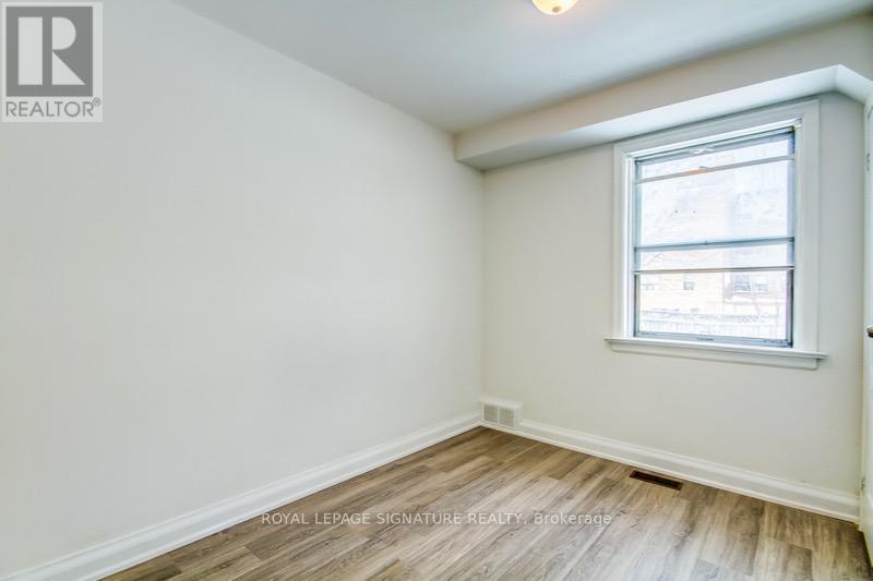 88 Westview Boulevard, Toronto, Ontario  M4B 3J1 - Photo 16 - E13162334