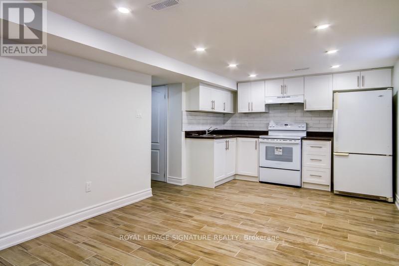 88 Westview Boulevard, Toronto, Ontario  M4B 3J1 - Photo 22 - E13162334