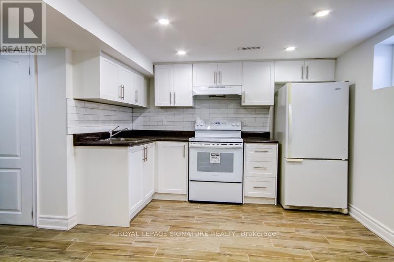 88 Westview Boulevard, Toronto, Ontario  M4B 3J1 - Photo 23 - E13162334