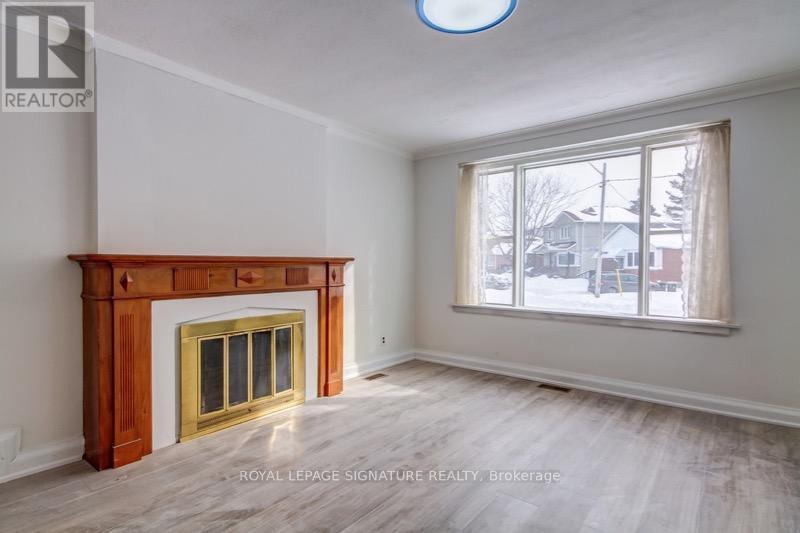 88 Westview Boulevard, Toronto, Ontario  M4B 3J1 - Photo 5 - E13162334