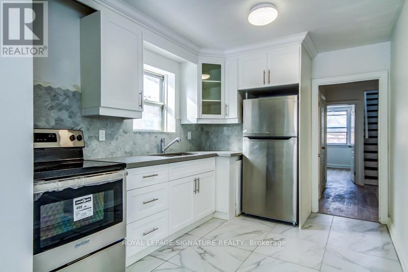 88 Westview Boulevard, Toronto, Ontario  M4B 3J1 - Photo 8 - E13162334