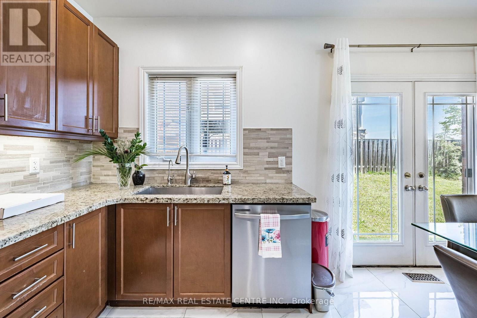 1 Arfield Avenue, Ajax, Ontario  L1Z 0E9 - Photo 15 - E13162354