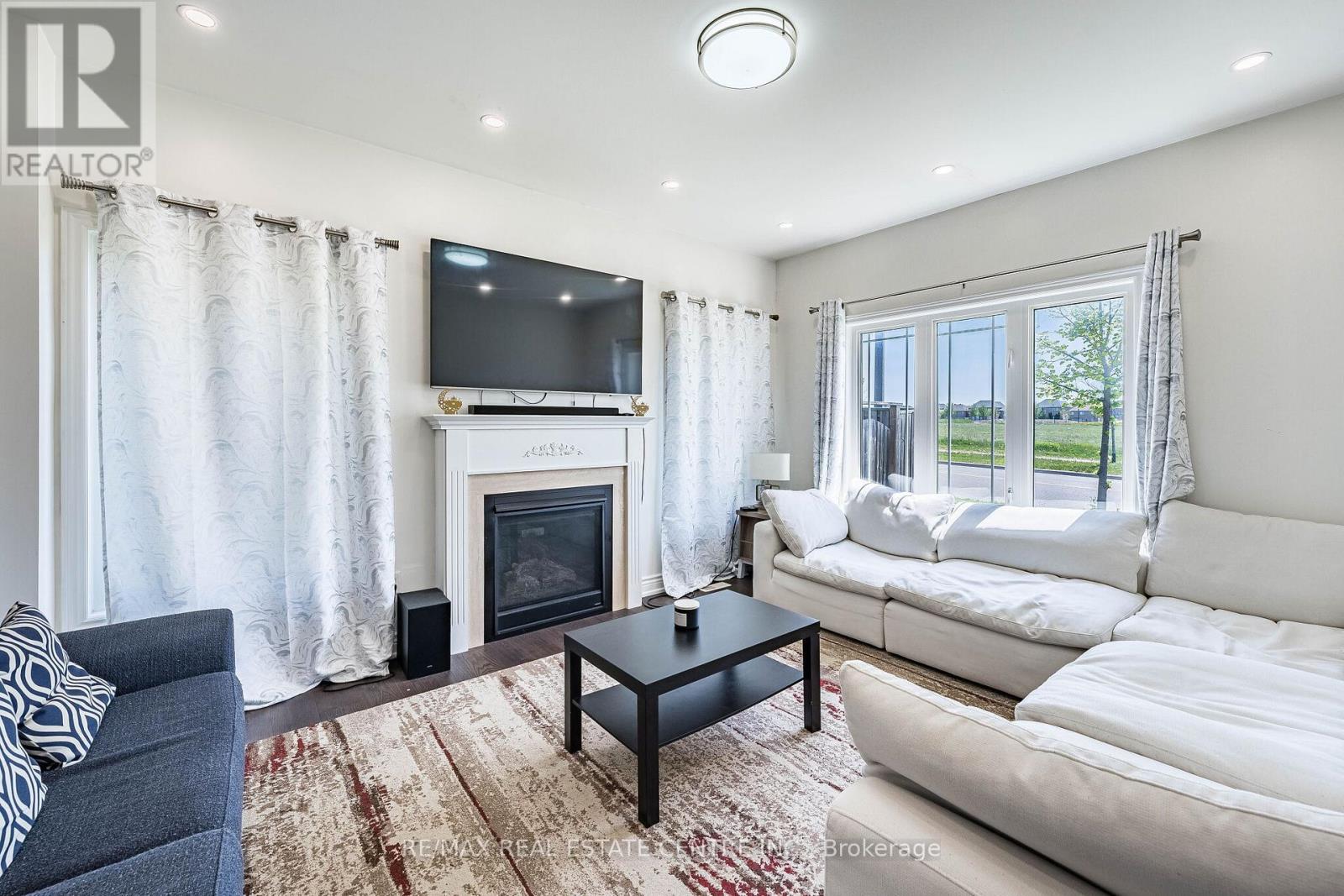 1 Arfield Avenue, Ajax, Ontario  L1Z 0E9 - Photo 8 - E13162354
