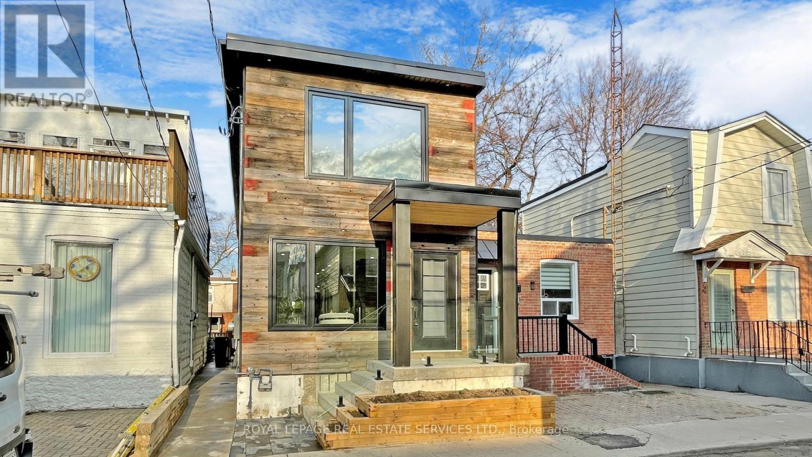 1073 CRAVEN ROAD, Toronto, Ontario