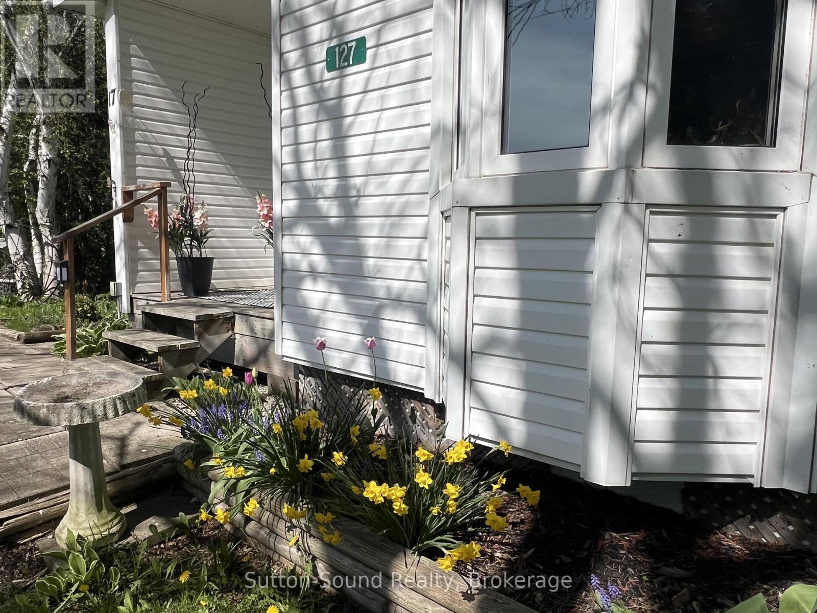 127 Harvey Street, Georgian Bluffs, Ontario  N0H 2N0 - Photo 24 - X12952672