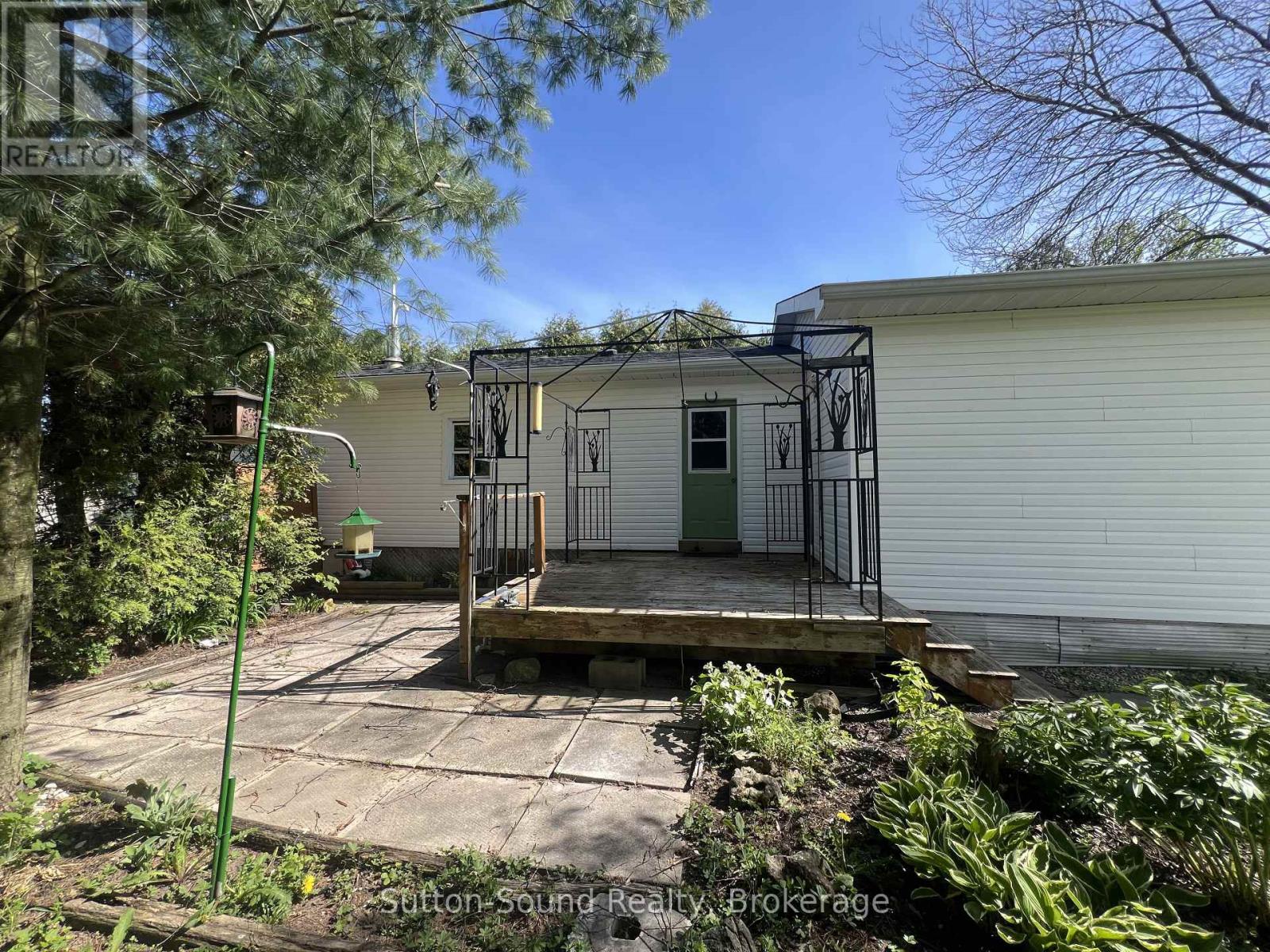 127 Harvey Street, Georgian Bluffs, Ontario  N0H 2N0 - Photo 4 - X12952672